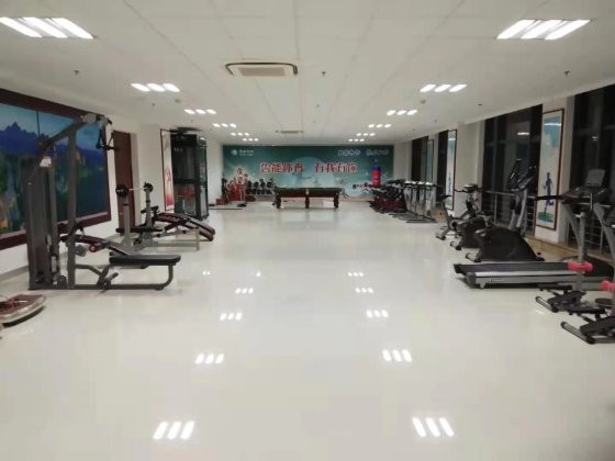 棲霞電業局健身房及唱歌機小屋